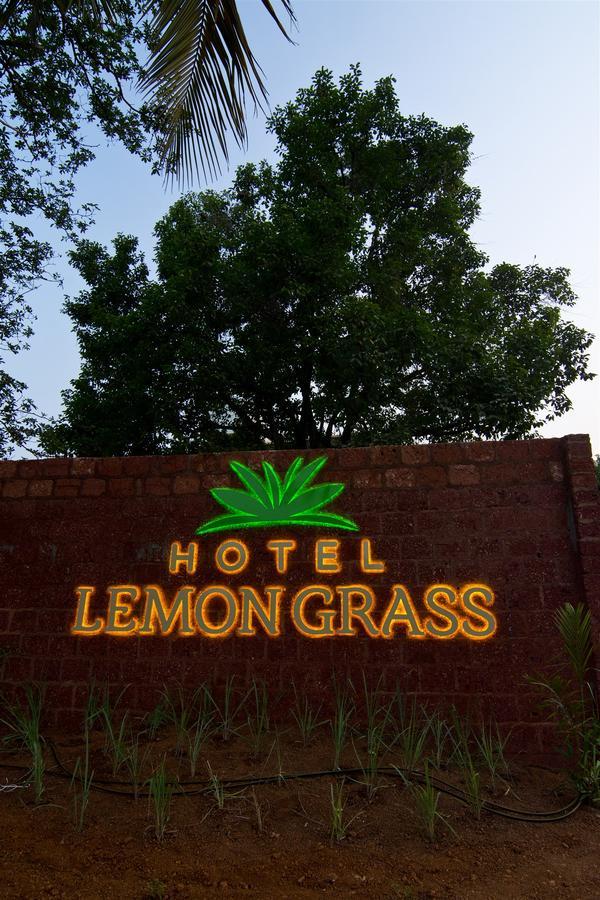 Hotel Lemongrass Kudāl Exterior foto